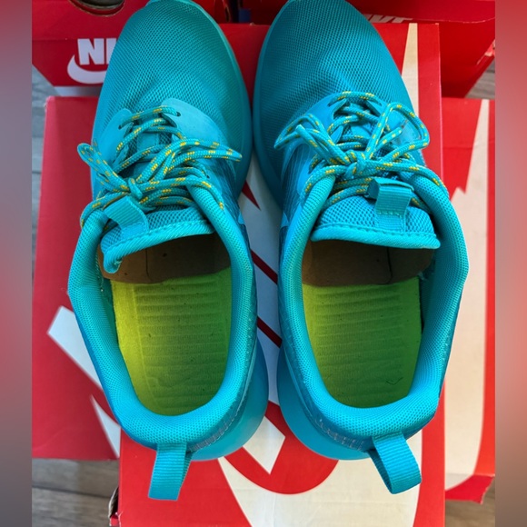 Nike Roshe Run Hyperfuse Turbo Green Size 8.5 Women 7 Men - Picture 5 of 6